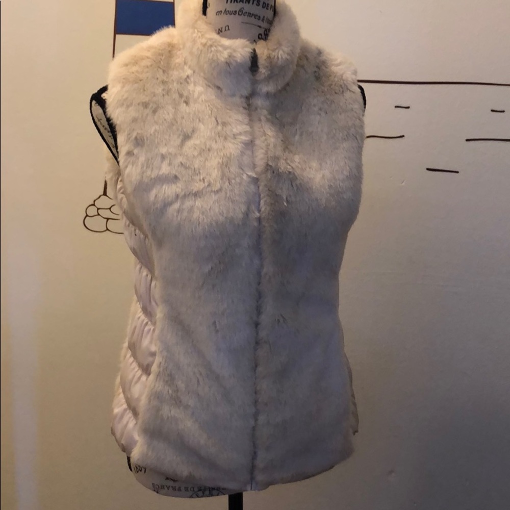 Double sided fur/lining vest